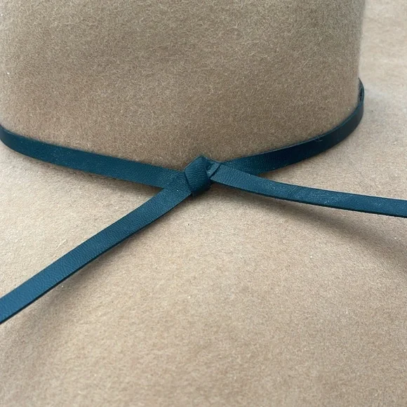 Fall hat - Picture 3 of 3